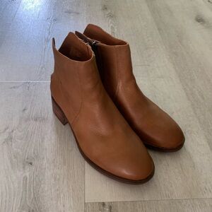 NWOT Leather Lucky Brand Pedera‎ Boots size 8 1/2 M